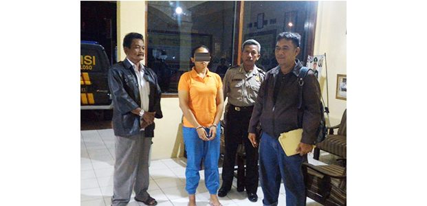 Gelapkan Uang Kantor, Wanita asal Ploso Jombang Ditangkap Polisi Gelapkan Uang Kantor, Wanita asal Ploso Jombang Ditangkap Polisi