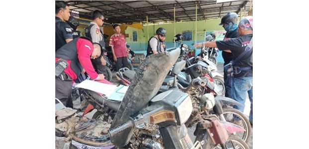 Gelar Razia di Darungan Lumajang, Polisi Temukan 5 Motor Bodong di Area Perkebunan Gelar Razia di Darungan Lumajang, Polisi Temukan 5 Motor Bodong di Area Perkebunan