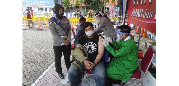Urus SIM di Satpas Lantas Polres Gresik, Dapat Vaksinasi Covid-19 Gratis Urus SIM di Satpas Lantas Polres Gresik, Dapat Vaksinasi Covid-19 Gratis