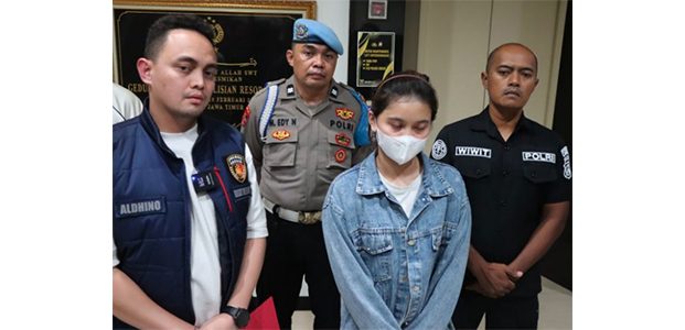 Usai Gadaikan HP dan Perhiasannya, Seorang Ibu Muda di Gresik Lapor Dirampok Usai Gadaikan HP dan Perhiasannya, Seorang Ibu Muda di Gresik Lapor Dirampok