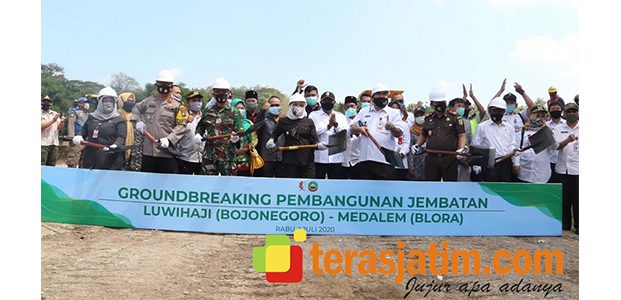 Groundbreaking Jembatan Luwihaji Bojonegoro, Wujudkan Mimpi Warga 2 Kabupaten Beda Provinsi Groundbreaking Jembatan Luwihaji Bojonegoro, Wujudkan Mimpi Warga 2 Kabupaten Beda Provinsi