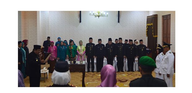 Gubernur Jatim Lantik Wali Kota dan Wakil Wali Kota Mojokerto Gubernur Jatim Lantik Wali Kota dan Wakil Wali Kota Mojokerto