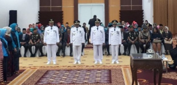 Gubernur Jatim Resmi Lantik Empat Penjabat Bupati Gubernur Jatim Resmi Lantik Empat Penjabat Bupati