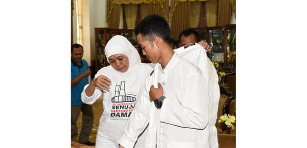 Gubernur Jatim Terima Pejalan Kaki Bersholawat asal Pasuruan Gubernur Jatim Terima Pejalan Kaki Bersholawat asal Pasuruan