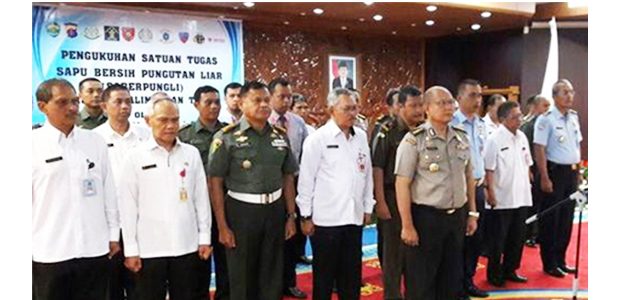 Gubernur Kukuhkan Satgas Saber Pungli Provinsi Jawa Timur