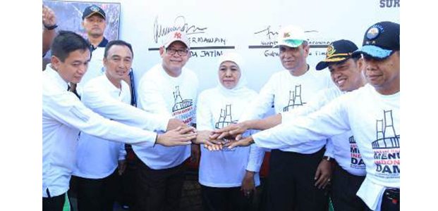 Gubernur dan Forkopimda Jatim Ajak Masyarakat Tolak Kerusuhan Gubernur dan Forkopimda Jatim Ajak Masyarakat Tolak Kerusuhan