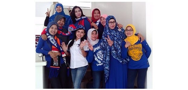 HUT ke-29 Arema, PNS Pemkot Malang dan Batu Kompak Memakai Seragam Beratribut Arema HUT ke-29 Arema, PNS Pemkot Malang dan Batu Kompak Memakai Seragam Beratribut Arema