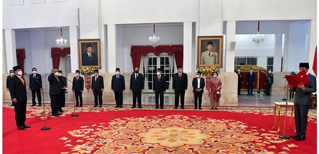 2 Menteri Dicopot, Presiden Tunjuk Ketua Partai dan Mantan Panglima TNI Sebagai Penggantinya 2 Menteri Dicopot, Presiden Tunjuk Ketua Partai dan Mantan Panglima TNI Sebagai Penggantinya