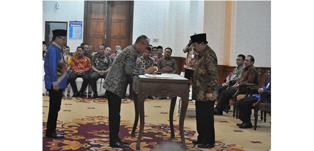 Hindari Kekosongan Jabatan, Gubernur Jatim Lantik 3 Plt Kepala Daerah Hindari Kekosongan Jabatan, Gubernur Jatim Lantik 3 Plt Kepala Daerah