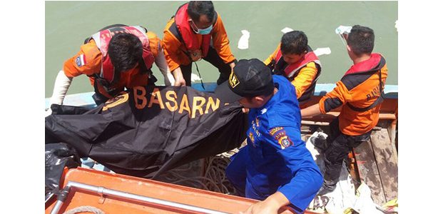 Hingga Malam ini, Jasad 6 Santri Langitan Korban Perahu Tenggelam Ditemukan Hingga Malam ini, Jasad 6 Santri Langitan Korban Perahu Tenggelam Ditemukan