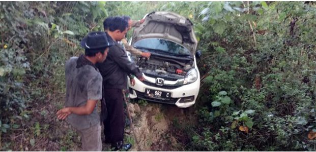Honda Mobilio Putih Ditemukan di Tengah Hutan Ngambon Bojonegoro Honda Mobilio Putih Ditemukan di Tengah Hutan Ngambon Bojonegoro