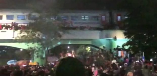 Insiden ‘Surabaya Membara’, 3 Orang Meninggal Insiden ‘Surabaya Membara’, 3 Orang Meninggal