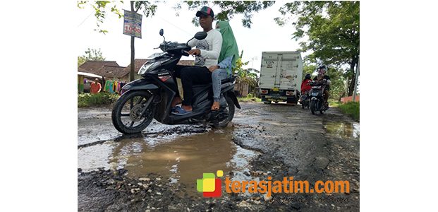 Jalan Purwosari-Ngambon Bojonegoro Rusak Parah Jalan Purwosari-Ngambon Bojonegoro Rusak Parah