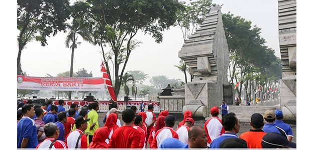 Jelang Hari Pahlawan, Dinsos Jatim Gelar Bersih-Bersih di TMP 10 November Jelang Hari Pahlawan, Dinsos Jatim Gelar Bersih-Bersih di TMP 10 November