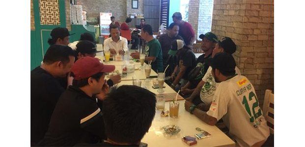 Jelang Lawan Persib, Managemen Persebaya dan Koordinator Bonek Gelar Pertemuan Jelang Lawan Persib, Managemen Persebaya dan Koordinator Bonek Gelar Pertemuan