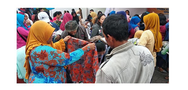Jelang Lebaran, Baju Bekas Laris Diserbu Warga Jelang Lebaran, Baju Bekas Laris Diserbu Warga