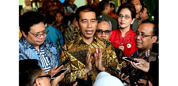 Jokowi Akui, Relawan Minta Pelantikan Dirinya Sebagai Presiden Periode 2019-2024 Dimajukan Sehari Jokowi Akui, Relawan Minta Pelantikan Dirinya Sebagai Presiden Periode 2019-2024 Dimajukan Sehari