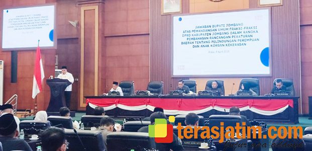 DPRD Jombang Gelar Paripurna Jawaban Bupati Atas Raperda Perlindungan Perempuan dan Anak Korban Kekerasan DPRD Jombang Gelar Paripurna Jawaban Bupati Atas Raperda Perlindungan Perempuan dan Anak Korban Kekerasan