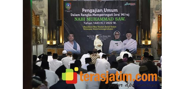 Bupati Jombang Hadiri Pengajian Isra’ Mi’raj di Masjid Agung Baitul Mukminin Bupati Jombang Hadiri Pengajian Isra’ Mi’raj di Masjid Agung Baitul Mukminin