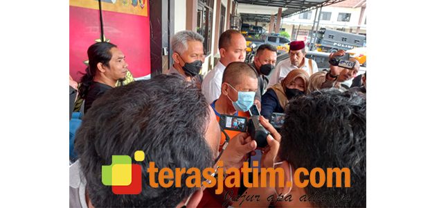 Pedagang Nyambi Jadi Wartawan, Cabuli Anak Tiri Bertahun-tahun Pedagang Nyambi Jadi Wartawan, Cabuli Anak Tiri Bertahun-tahun