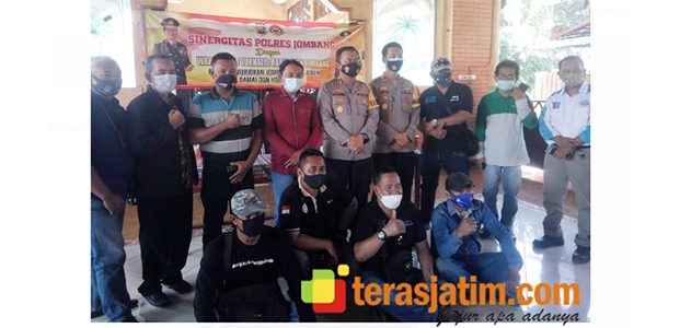 Kapolres Jombang Bangun Sinergitas dengan Wartawan Kapolres Jombang Bangun Sinergitas dengan Wartawan
