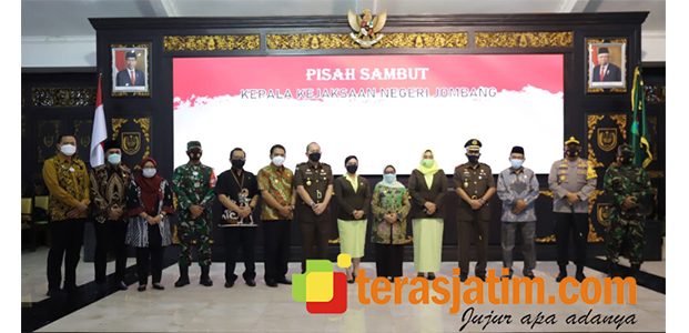 Bupati Munjidah Hadiri Pisah Sambut Kajari Jombang Bupati Munjidah Hadiri Pisah Sambut Kajari Jombang