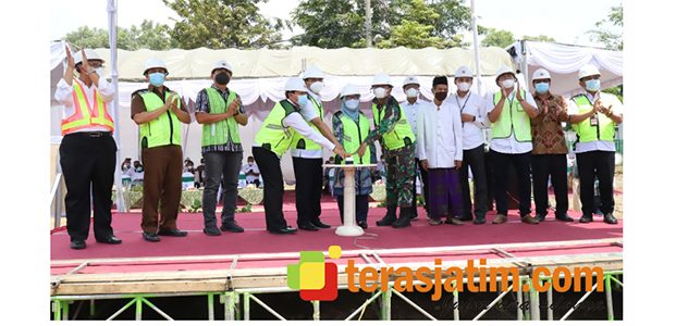 Bupati Hadiri Ground Breaking Pembangunan Gedung 7 Lantai Milik BPR Bank Jombang Bupati Hadiri Ground Breaking Pembangunan Gedung 7 Lantai Milik BPR Bank Jombang