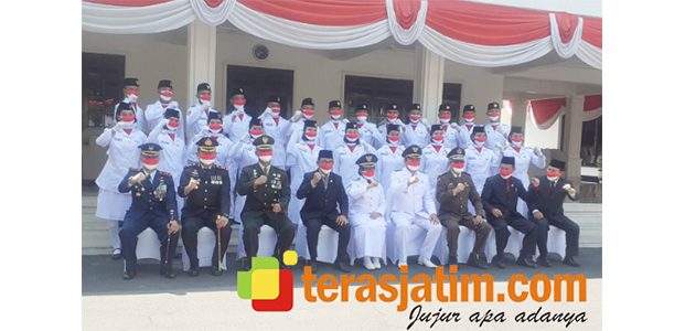 Bupati Jombang Pimpin Upacara Kemerdekaan RI Ke-76 Secara Virtual Bupati Jombang Pimpin Upacara Kemerdekaan RI Ke-76 Secara Virtual