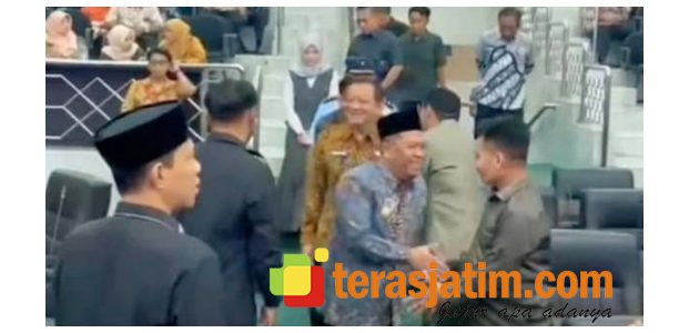 DPRD Jombang Gelar Paripurna Jawaban Bupati Atas PU Fraksi Tentang Raperda Pertanggungjawaban APBD 2024 DPRD Jombang Gelar Paripurna Jawaban Bupati Atas PU Fraksi Tentang Raperda Pertanggungjawaban APBD 2024