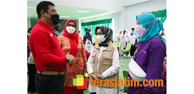 Kabinda Jatim Pantau Vaksinasi di Ponpes Denanyar Jombang Kabinda Jatim Pantau Vaksinasi di Ponpes Denanyar Jombang