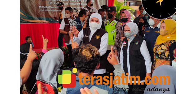 Gubernur Khofifah Salurkan Zakat Produktif Bagi Pelaku Usaha Ultra Mikro di Jombang Gubernur Khofifah Salurkan Zakat Produktif Bagi Pelaku Usaha Ultra Mikro di Jombang