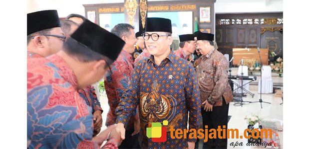 Kunjungi Jombang, Mendes & PDT: Jangan Ada Perang Dingan Antara BPD dan Kades Kunjungi Jombang, Mendes & PDT: Jangan Ada Perang Dingan Antara BPD dan Kades