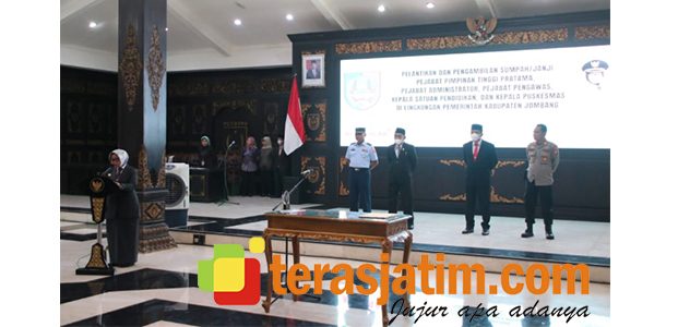 Bupati Jombang Lantik 63 Pejabat Baru Bupati Jombang Lantik 63 Pejabat Baru
