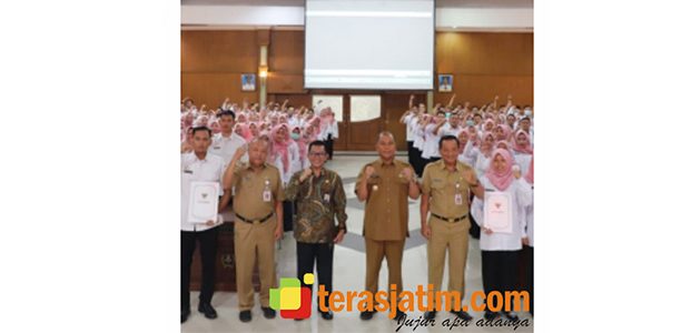 2 CPNS dan 159 PPPK Formasi 2023 di Jombang Resmi Kantongi SK 2 CPNS dan 159 PPPK Formasi 2023 di Jombang Resmi Kantongi SK