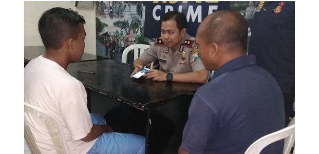 Jual Teman Sebayanya Sebagai PSK Online, ABG Ini Dicokok Polisi Jual Teman Sebayanya Sebagai PSK Online, ABG Ini Dicokok Polisi