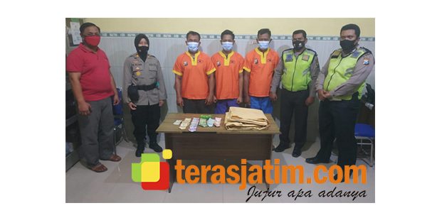 3 Warga Truni Babat Jadi Pesakitan Kasus Judi, 4 Orang Lainnya Buron 3 Warga Truni Babat Jadi Pesakitan Kasus Judi, 4 Orang Lainnya Buron
