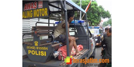 Pengendara Motor di Blitar, Tewas Disambar Kereta Api