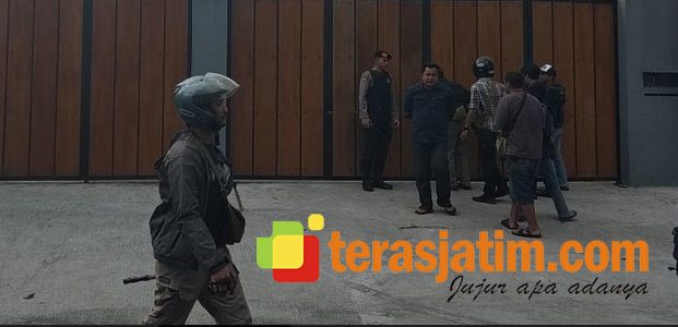 KPK Geledah Rumah Anak Walikota Blitar dan Rumah Bupati Tulungagung KPK Geledah Rumah Anak Walikota Blitar dan Rumah Bupati Tulungagung