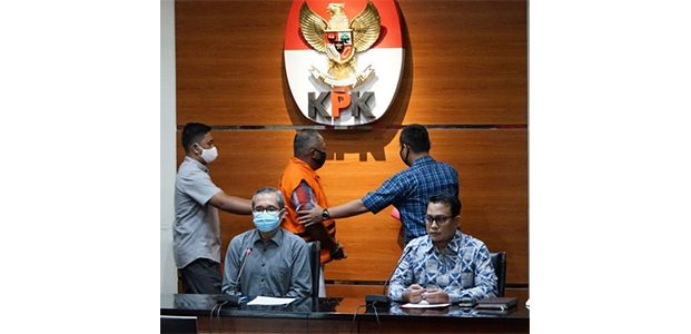 KPK Tahan Orang Dekat eks Bupat Malang KPK Tahan Orang Dekat eks Bupat Malang