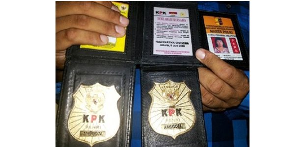 Hmmm, Petugas KPK Gadungan Ternyata Sudah Menyasar 14 Daerah di Jatim Hmmm, Petugas KPK Gadungan Ternyata Sudah Menyasar 14 Daerah di Jatim