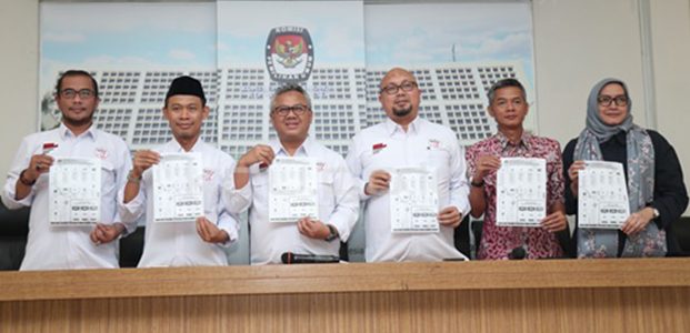 KPU Resmi Umumkan Nama 49 Caleg Eks Koruptor KPU Resmi Umumkan Nama 49 Caleg Eks Koruptor
