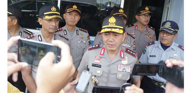 Kabaharkam Polri Perintahkan 3 Polres Untuk Tangani Arus Lalu Lintas di Simpang Mengkreng Kediri Kabaharkam Polri Perintahkan 3 Polres Untuk Tangani Arus Lalu Lintas di Simpang Mengkreng Kediri