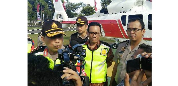 Kapolda Jatim Pantau Kesiapan Pengamanan Arus Mudik Lebaran dari Udara Kapolda Jatim Pantau Kesiapan Pengamanan Arus Mudik Lebaran dari Udara
