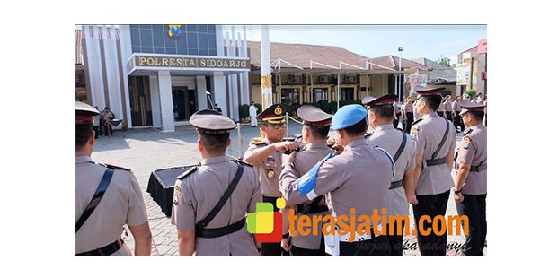 Kapolresta Sidoarjo Pimpin Sertijab 5 Kapolsek Kapolresta Sidoarjo Pimpin Sertijab 5 Kapolsek