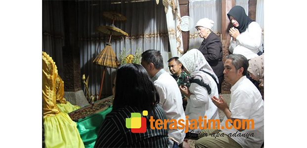 Kasdam Brawijaya Ziarah ke Makam Sunan Drajat Kasdam Brawijaya Ziarah ke Makam Sunan Drajat