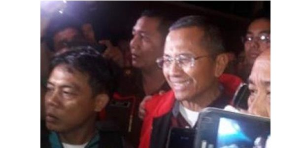 Kasus PT. PWU, Kejaksaan Tinggi Jatim Tahan Dahlan Iskan Kasus PT. PWU, Kejaksaan Tinggi Jatim Tahan Dahlan Iskan