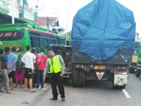 Kecelakaan Karambol, Warga Asal Bancar Tuban Tewas Terjepit Bis dan Truk Gandeng