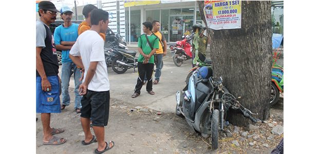 Kecelakaan di Jalur Ngawi-Mantingan, Seorang Wanita Tewas Dihantam Truk Kecelakaan di Jalur Ngawi-Mantingan, Seorang Wanita Tewas Dihantam Truk