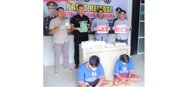 Jadi Pengedar Narkotika Antar Pulau, 2 Pemuda asal Kepung Kediri Diciduk Polisi Jadi Pengedar Narkotika Antar Pulau, 2 Pemuda asal Kepung Kediri Diciduk Polisi