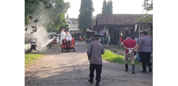 Pasar Hewan Joyoboyo Kembali Dibuka, Petugas Gabungan Lakukan Pengawasan Pasar Hewan Joyoboyo Kembali Dibuka, Petugas Gabungan Lakukan Pengawasan